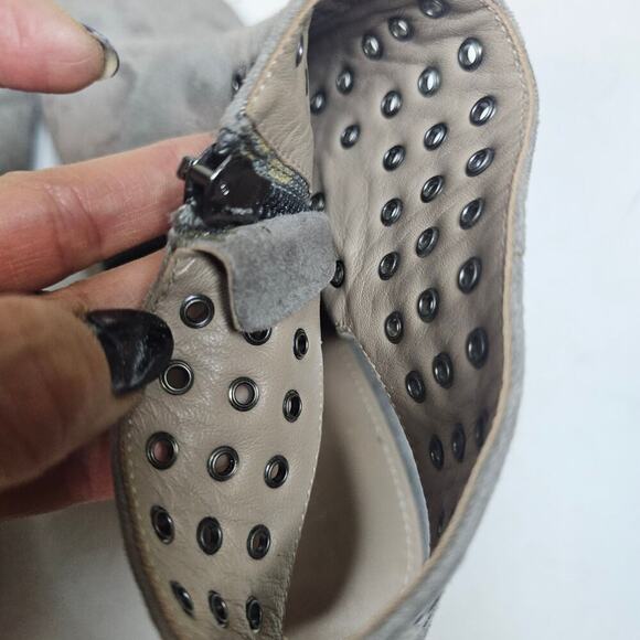 Donald Pliner 10M Gray studded suede leather Janesp Peep toe Booties Zip closure - Picture 12 of 16